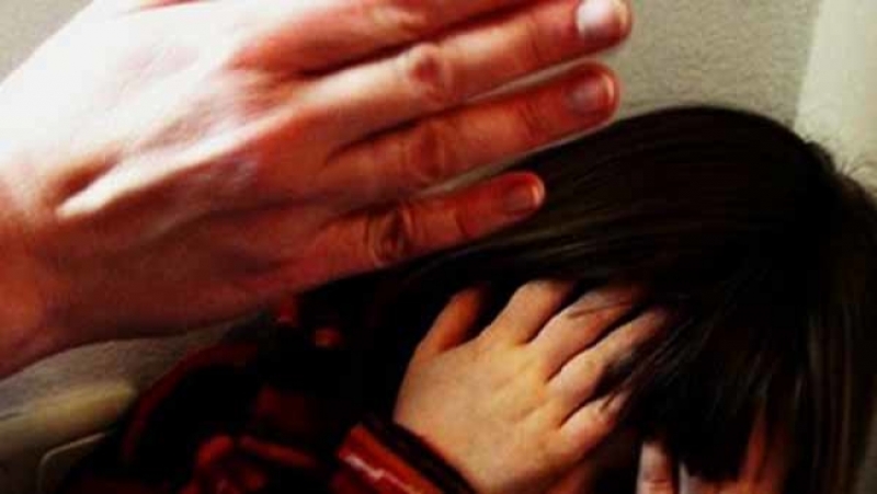 chuvashka_otvetit_v_sude_za_zhestokoe_izbienie_i_istjazanie_12_letnej_docheri