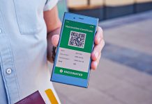 Не тільки поліція: хто в Україні може перевіряти сертифікати про вакцинацію